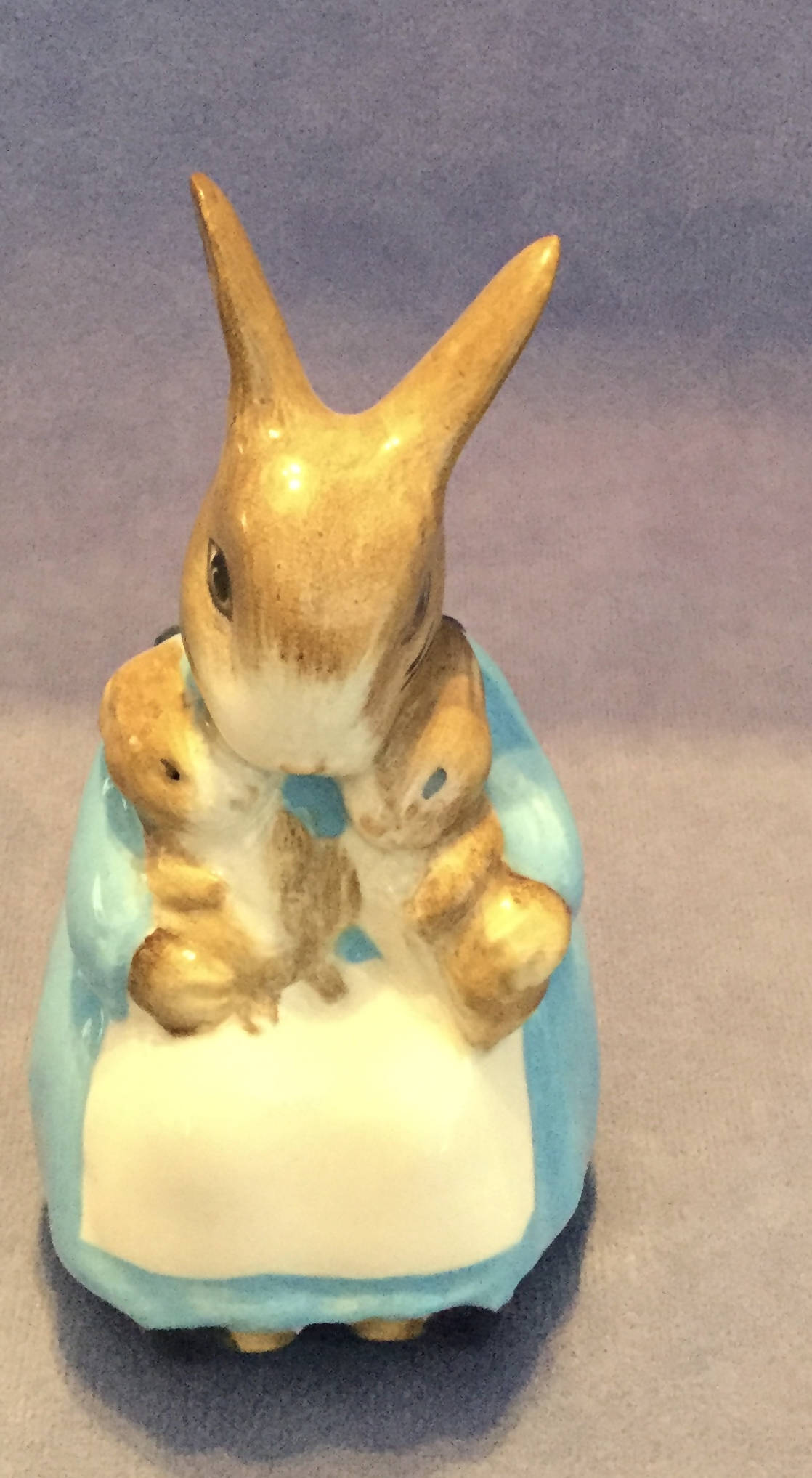 Royal Albert Mrs Rabbit and Bunnies figure Beatrix Potter Rabbit Figur