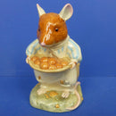 Royal Doulton Brambly Hedge Figurine - Dusty's Buns DBH51