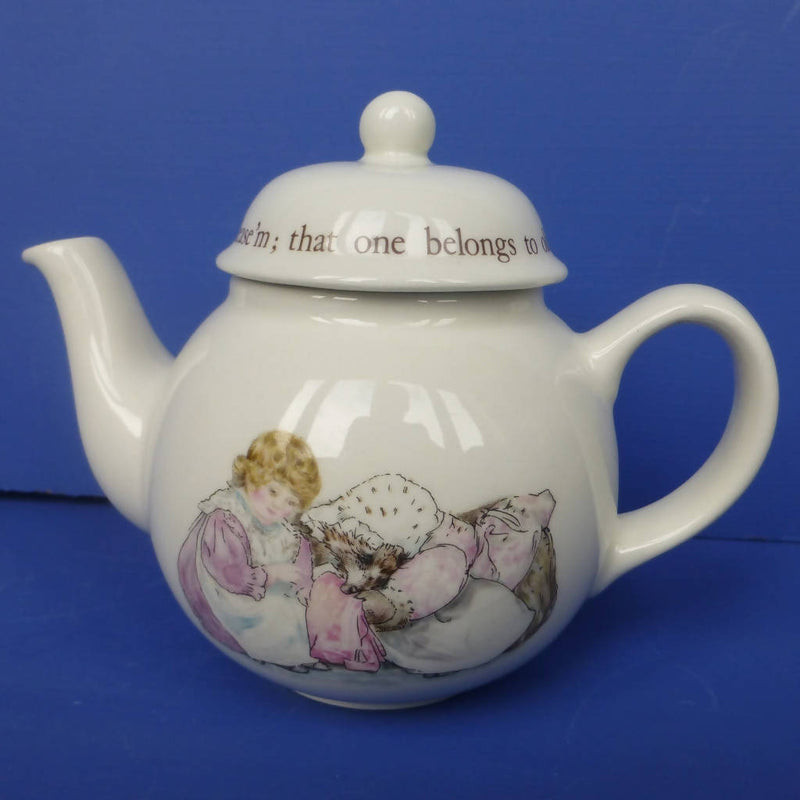 Wedgwood Beatrix Potter Peter Mrs Tiggywinkle Miniature Teapot