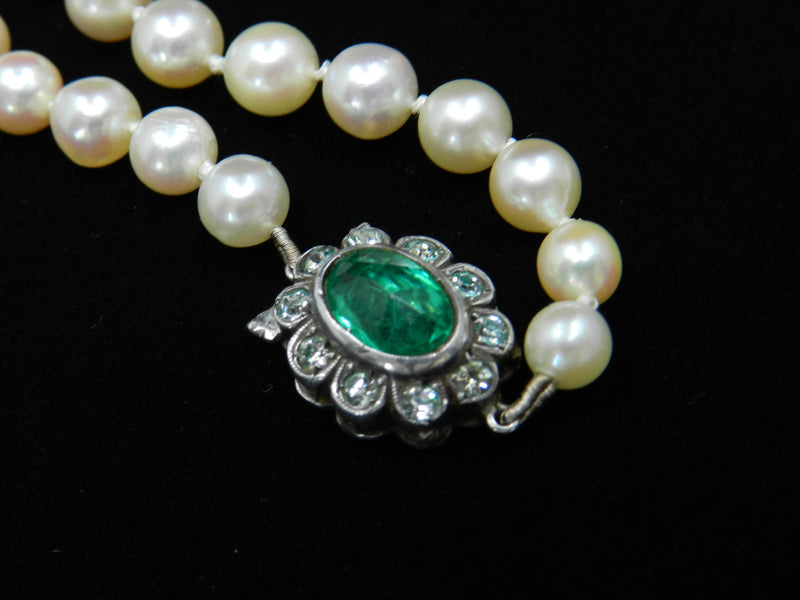 Cultured Pearl necklace.