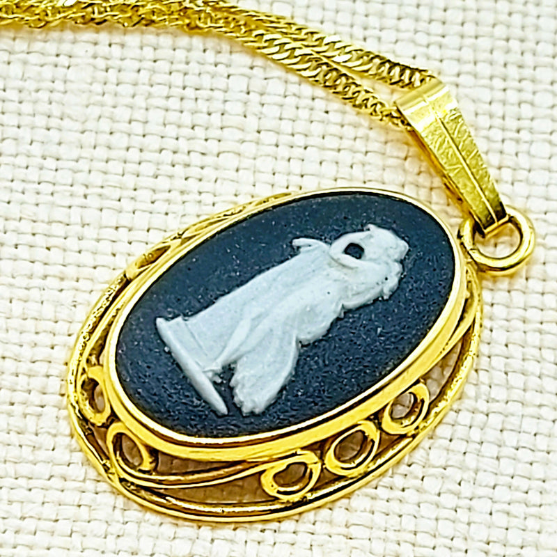 9ct Gold Wedgwood Cameo & Chain