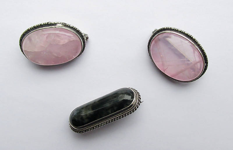 Collection Of Moss Agate & Rose Quartz Brooches/Decorative Mounts