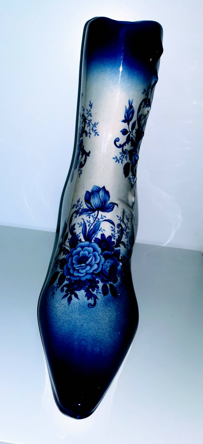 BLUE & WHITE GLAZED BOOT