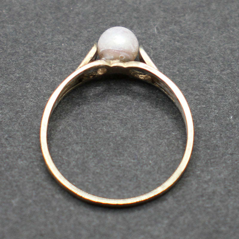 9ct gold pearl ring