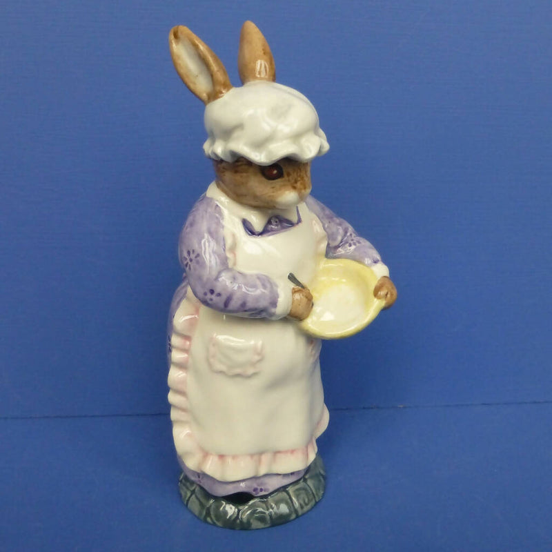 Beswick Rabbit 296 Beswick English Country Folk Figurine -Mrs Rabbit Baking EC7