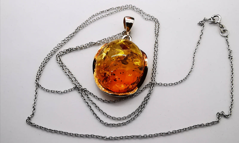 New Stunning Amber Pendant and 28 inch Sterling Silver Chain