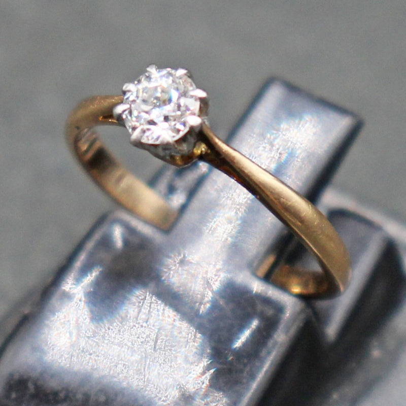 18ct gold diamond solitaire ring, size K