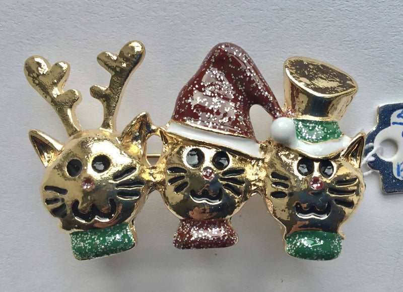 Christmas Three Cats Brooch. Length 5 cm.