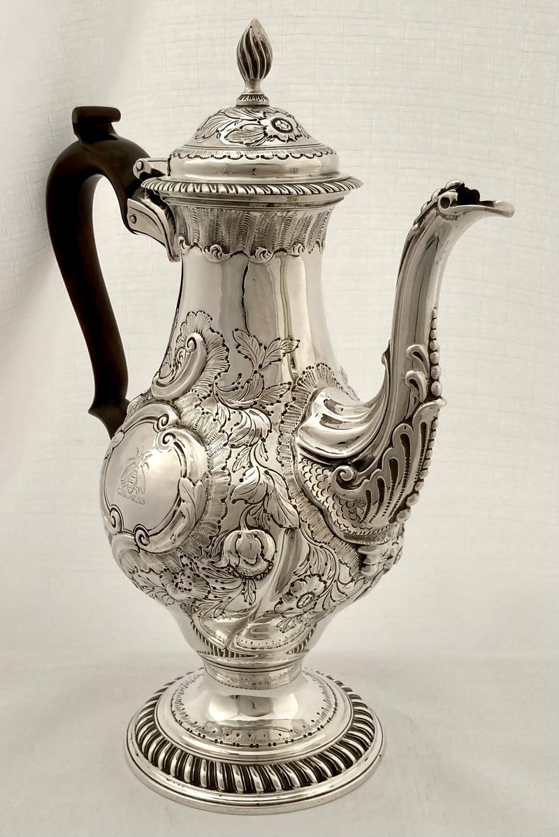 Georgian, George III, Silver Coffee Pot. London 1772 William Grundy. 31 troy ounces.