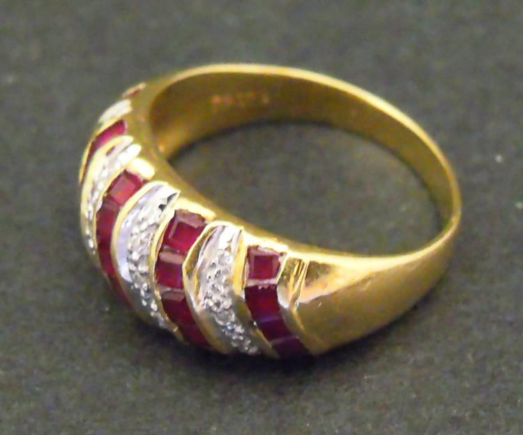 18ct gold diamond and ruby bombe ring, UK size L