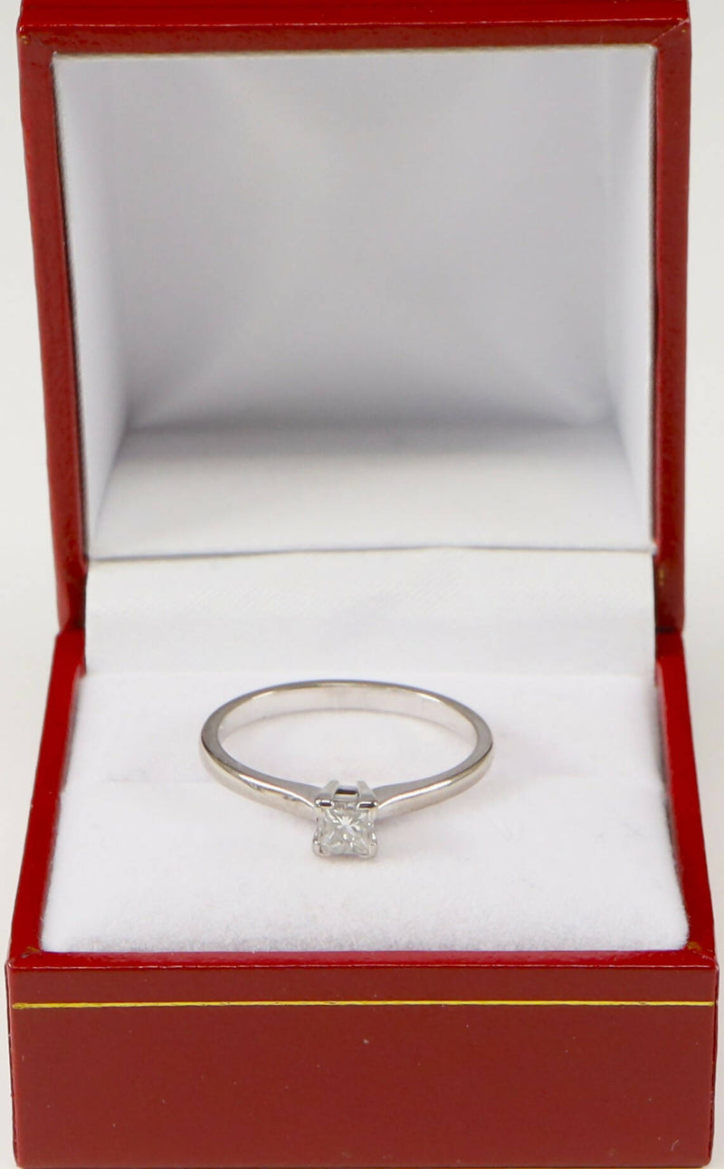 18ct White Gold Princess cut Diamond Solitaire Ring