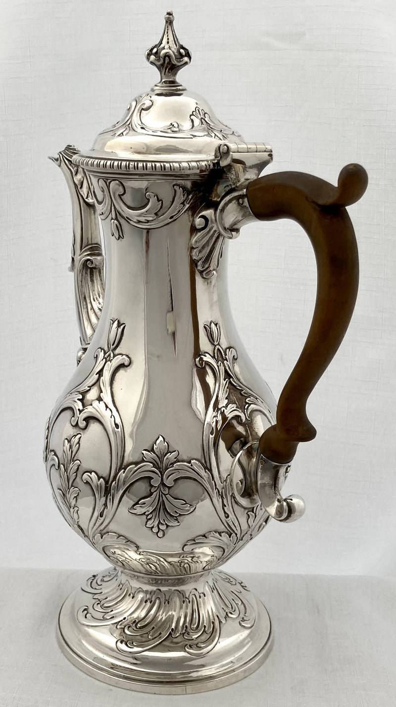 Georgian, George III, Silver Coffee Pot. London 1774 Charles Wright. 31.8 troy ounces.