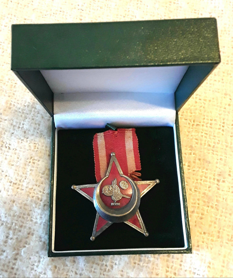 A World War 1-Turkish Army, Gallipoli Campaign Medal.