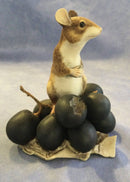 Border Fine Arts Mouse on Black Grapes Figurine Figure Ray Ayres Rare