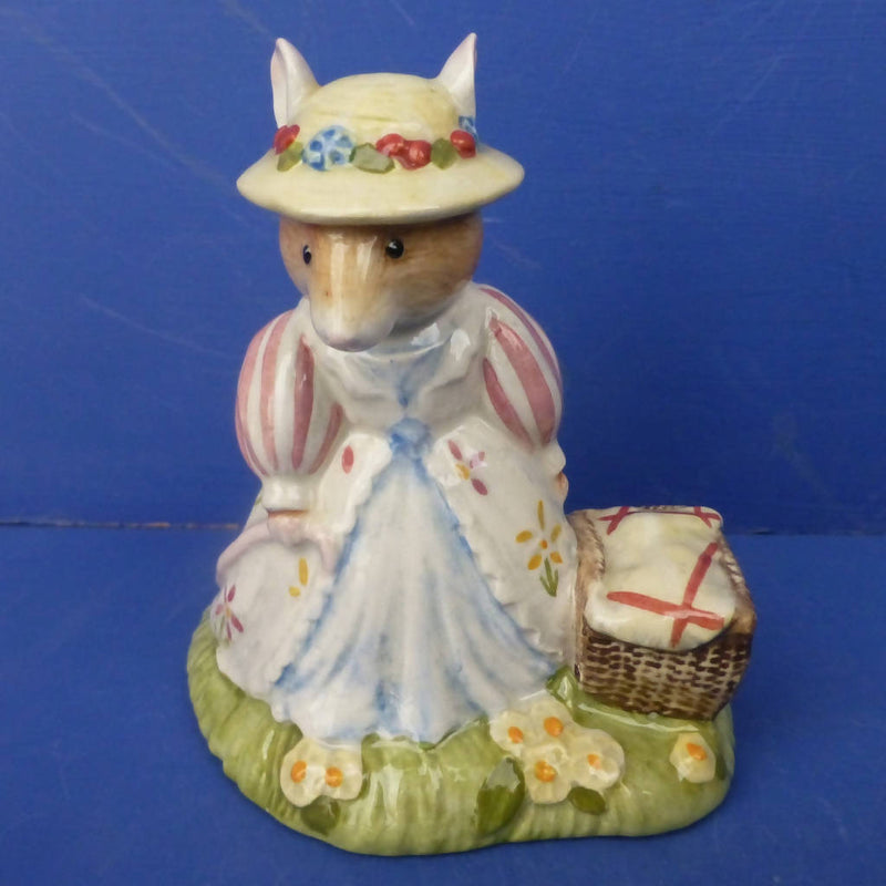 Royal Doulton Brambly Hedge Figurine Lady Woodmouse DBH32