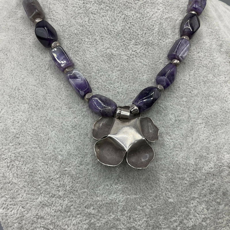 Silver and amethyst ncklace