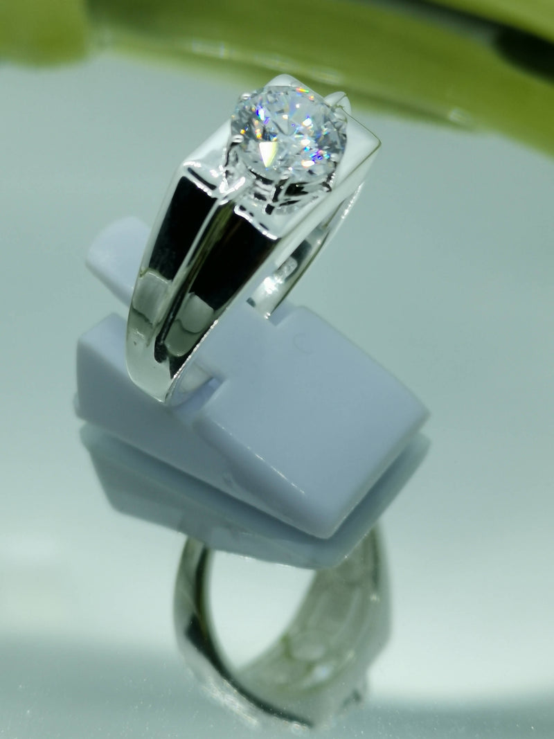 New 925SS Swarovski Zirconia solitaire ring