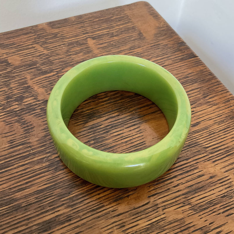 Green phenolic bangle