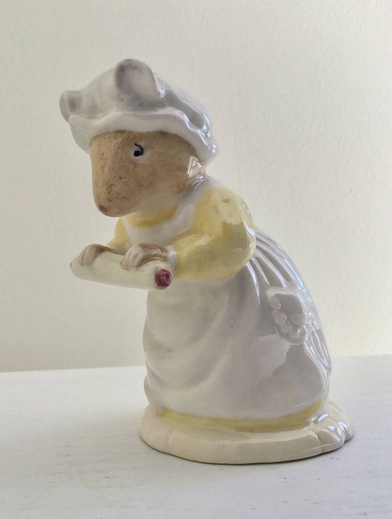 Royal Doulton Mrs Crustybread Brambly Hedge figurine.