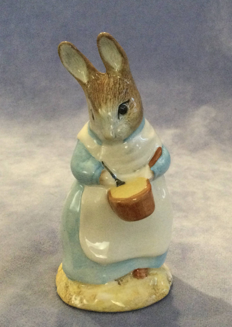 Royal Albert Mrs Rabbit Cooking figure Beatrix Potter Figurine BP6