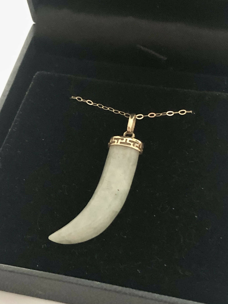 9ct Yellow Gold Jade Tooth Pendant