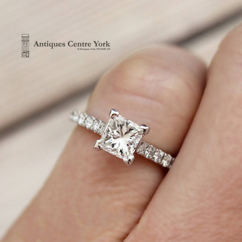 18ct White Gold Certified Princess Cut Diamond Solitaire 1.00ct