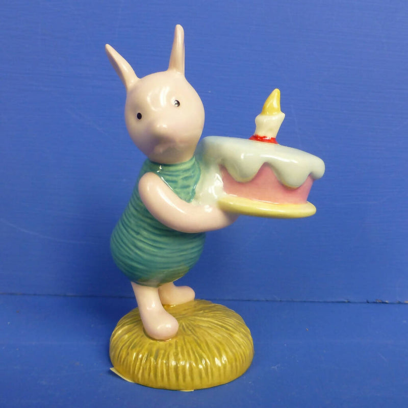 Royal Doulton Winnie The Pooh Figurine - Whos's Cake, Pooh's Cake? WP45 (Boxed)
