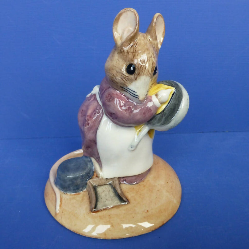 Beswick Beatrix Potter Figurine - Hunca Munca Polishing Pan BP11A