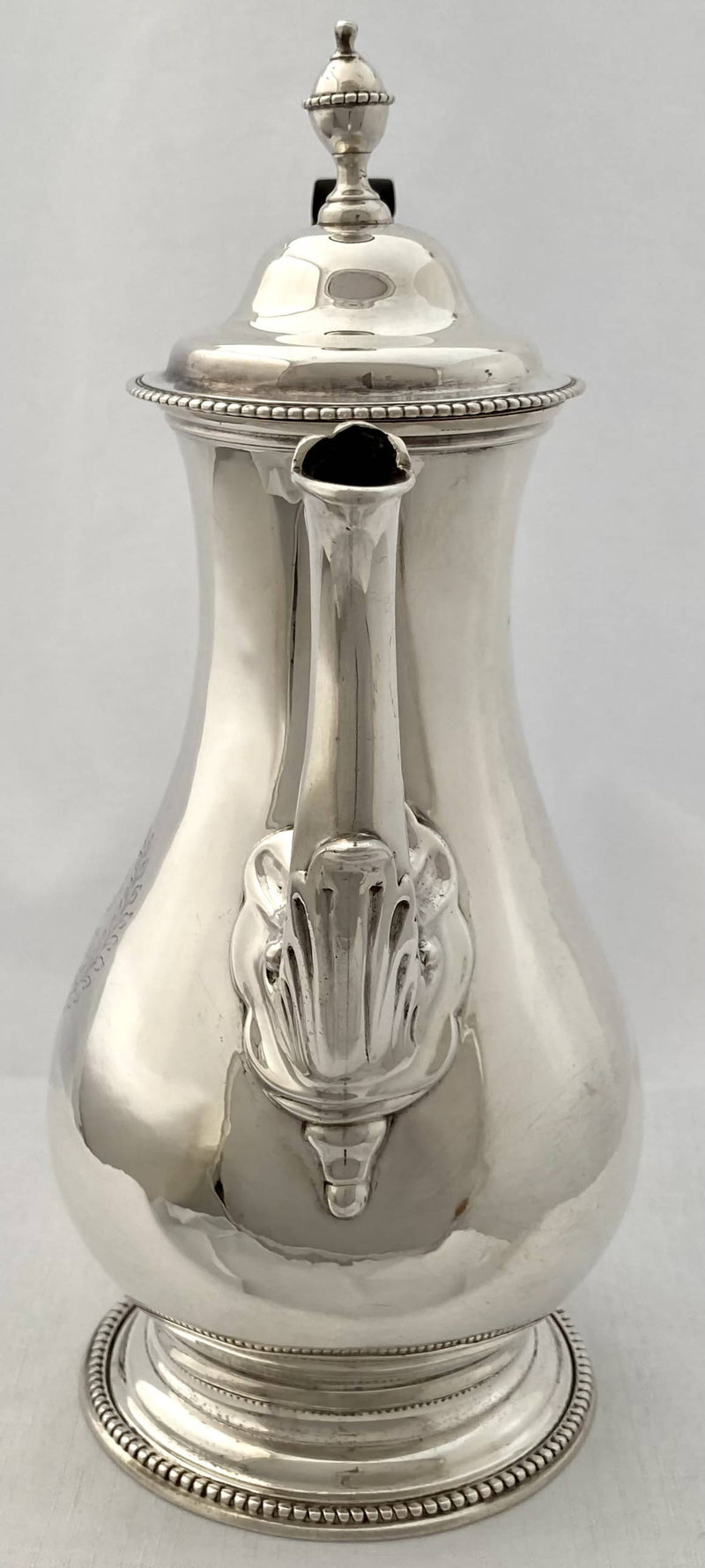 Georgian, George III, Silver Coffee Pot. London 1777 Charles Wright. 19 troy ounces.