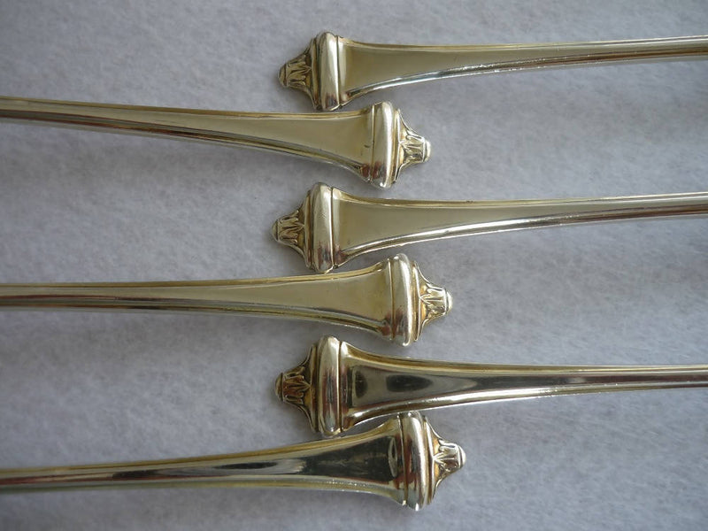 A Set of Six Silver Spoons for Citrus Fruit. From the Art Deco Period with Hallmarks for Sheffield 1929. In Excellent Condition.