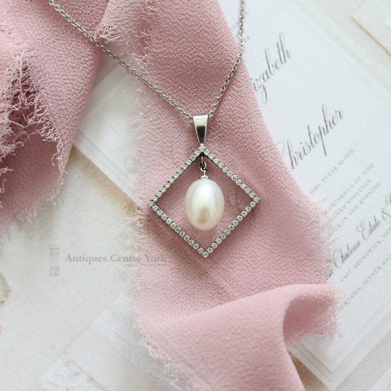 18ct White Gold Pearl & Diamond Pendant