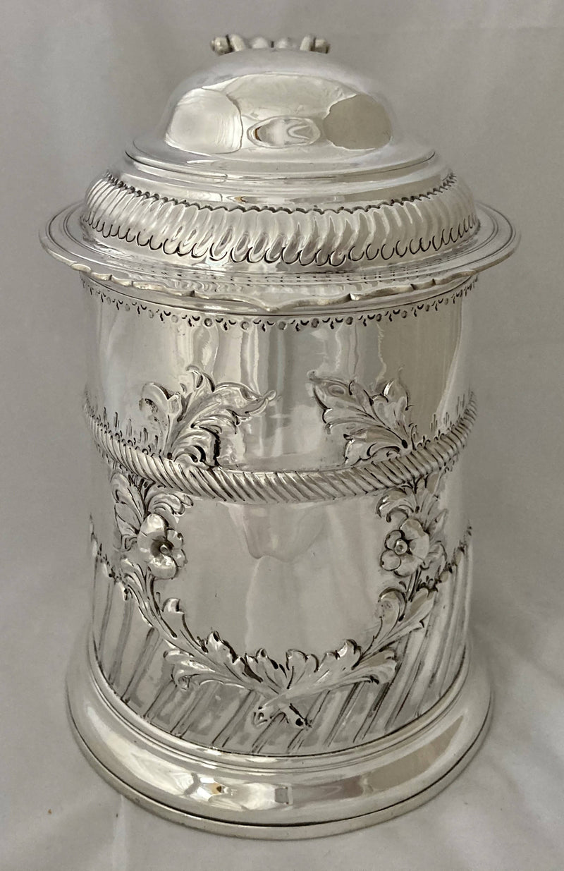 Georgian, George I, Silver Lidded Quart Tankard. London 1724 Richard Bayley. 25.5 troy ounces.