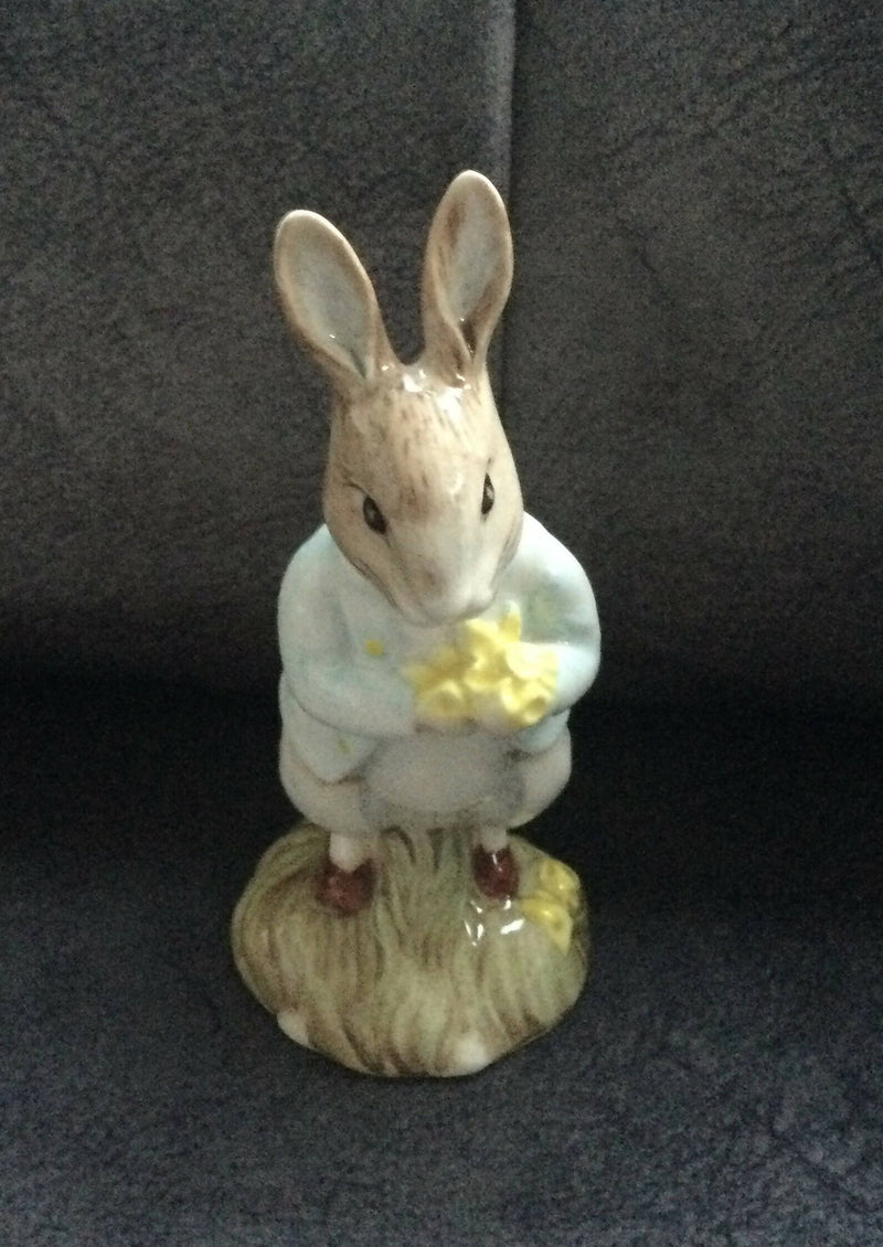 Royal Albert Beatrix Potter figurine Royal Albert Peter with daffodils figure