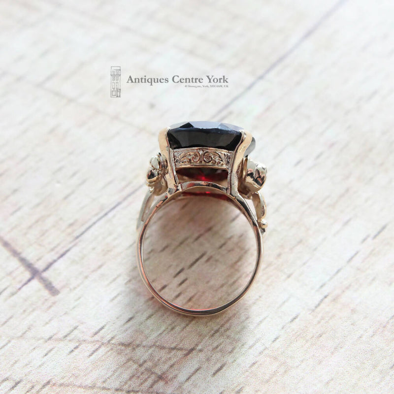 1970's 9ct Garnet Single Stone Ring