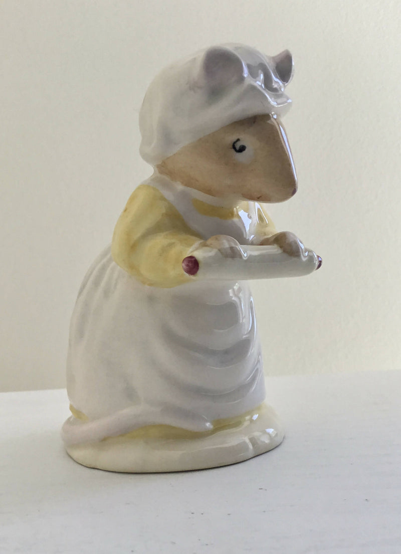 Royal Doulton Mrs Crustybread Brambly Hedge figurine.