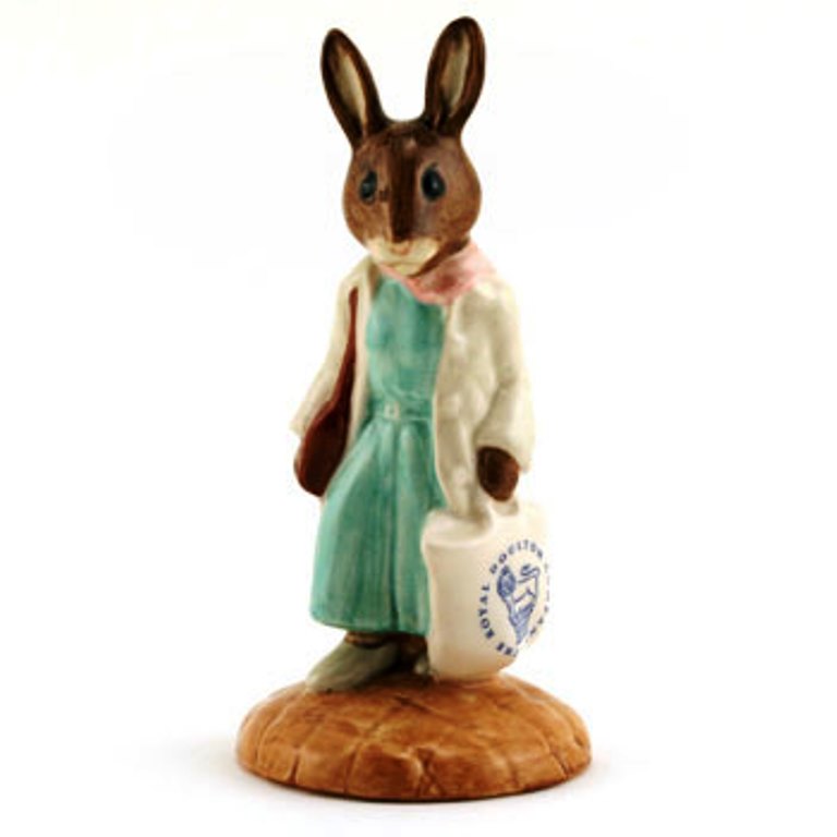 Royal Doulton Bunnykins Figurine - Shopper Bunnykins DB233 (Boxed)