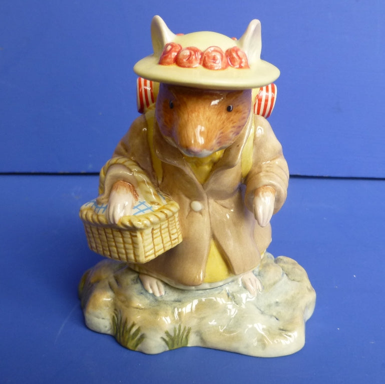Royal Doulton Brambly Hedge Figurine - Lily Weaver DBH54 (Style 2)