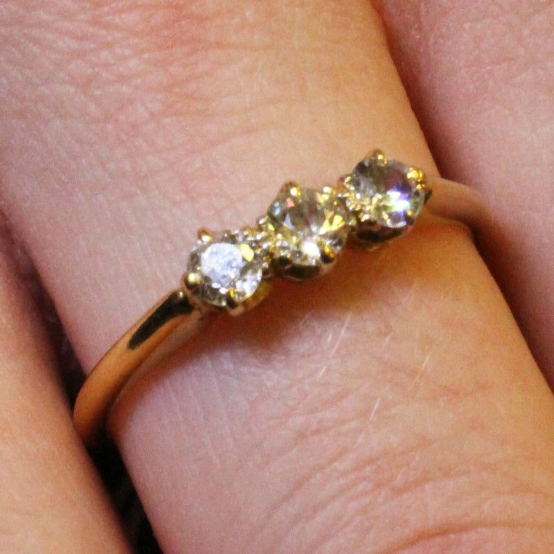 18ct gold diamond trilogy ring, size O½