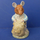 Royal Doulton Brambly Hedge Figurine Dusty Dogwood DBH37 (Boxed)