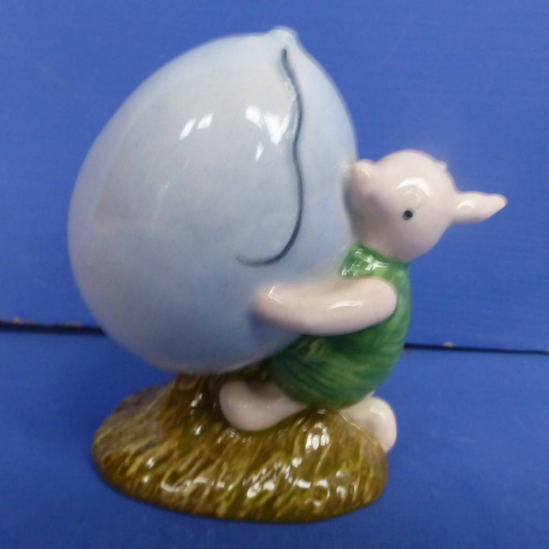 Royal Doulton Winnie The Pooh Figurine Piglet And The Balloon WP5