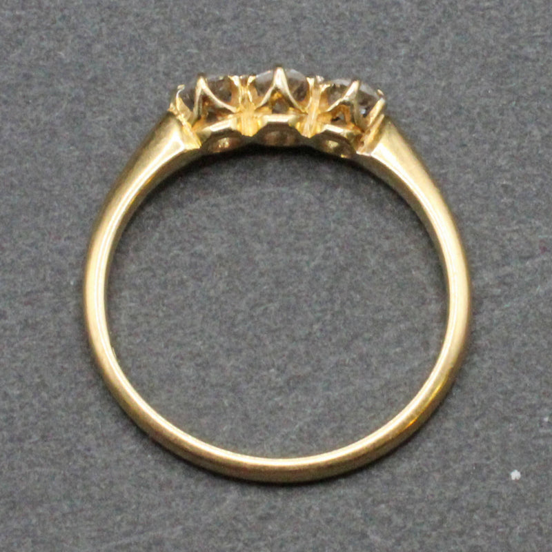 18ct gold diamond trilogy ring, size O½
