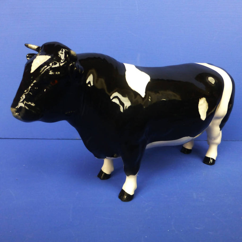 Beswick Friesian Bull Model No 1439A