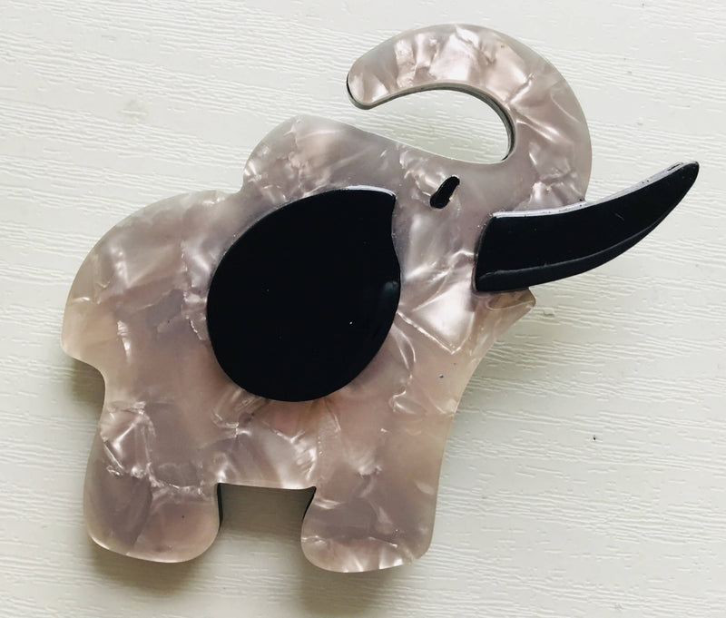 Elephant Brooch. 6 cm