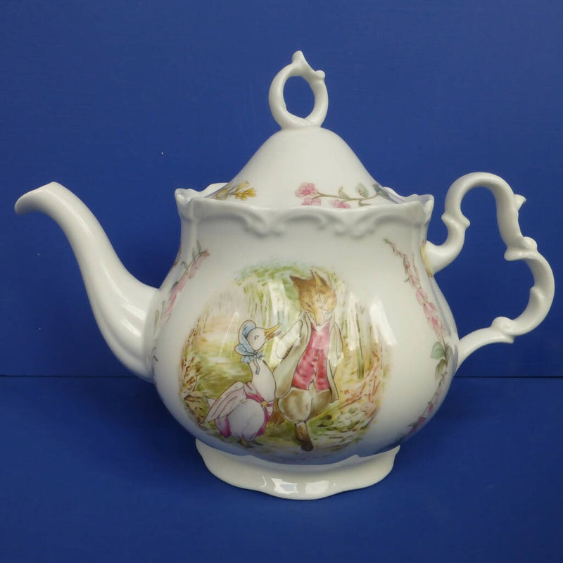 Royal Albert Beatrix Potter Teapot Jemima and Foxy