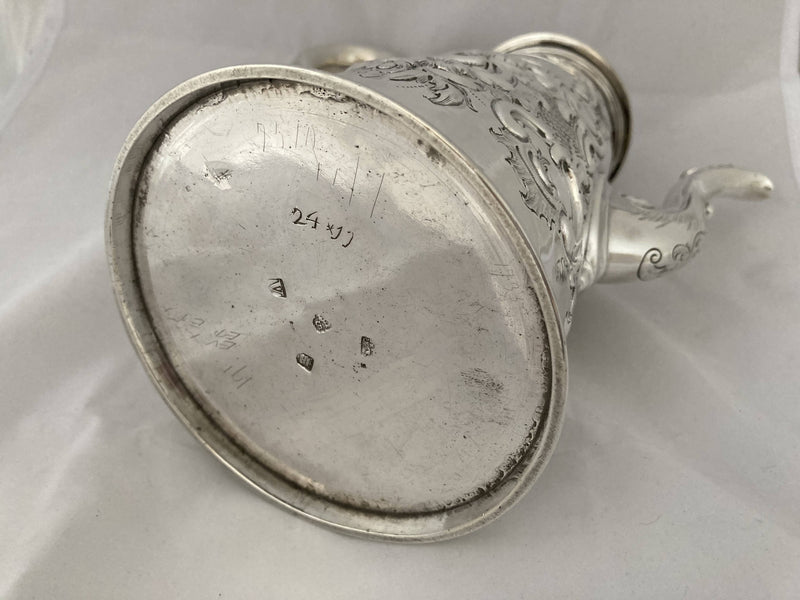Georgian, George II, Silver Coffee Pot. London 1735 Gabriel Sleath. 25 troy ounces.