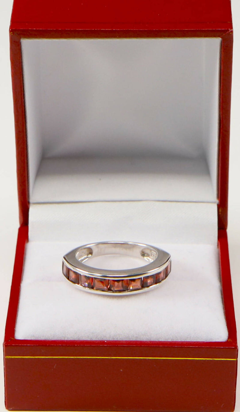 Vintage Sterling Silver & Garnet Band Ring
