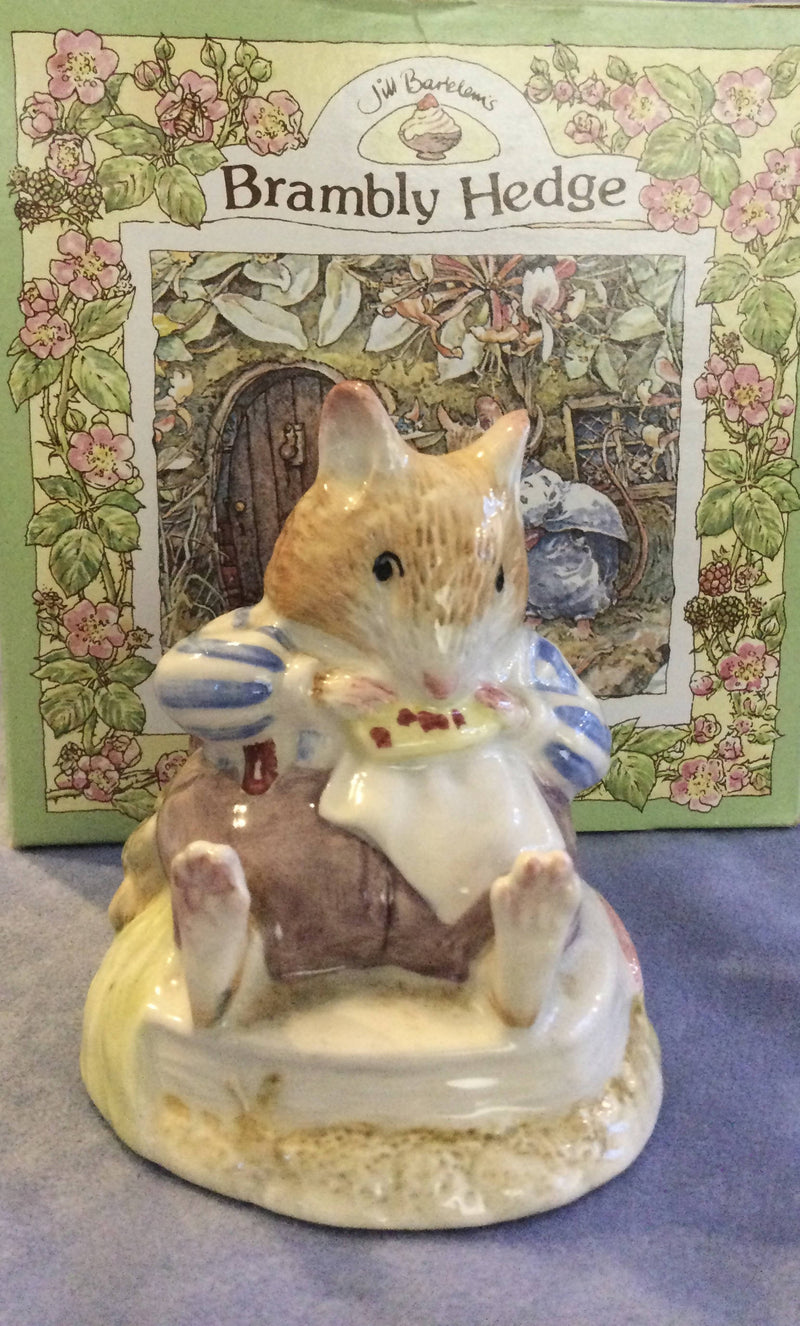 Royal Doulton Brambly Hedge figure Doulton Mr Toadflax with cushion DBH10