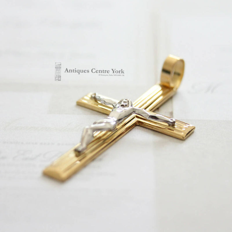 Vintage 18ct Gold Crucifix