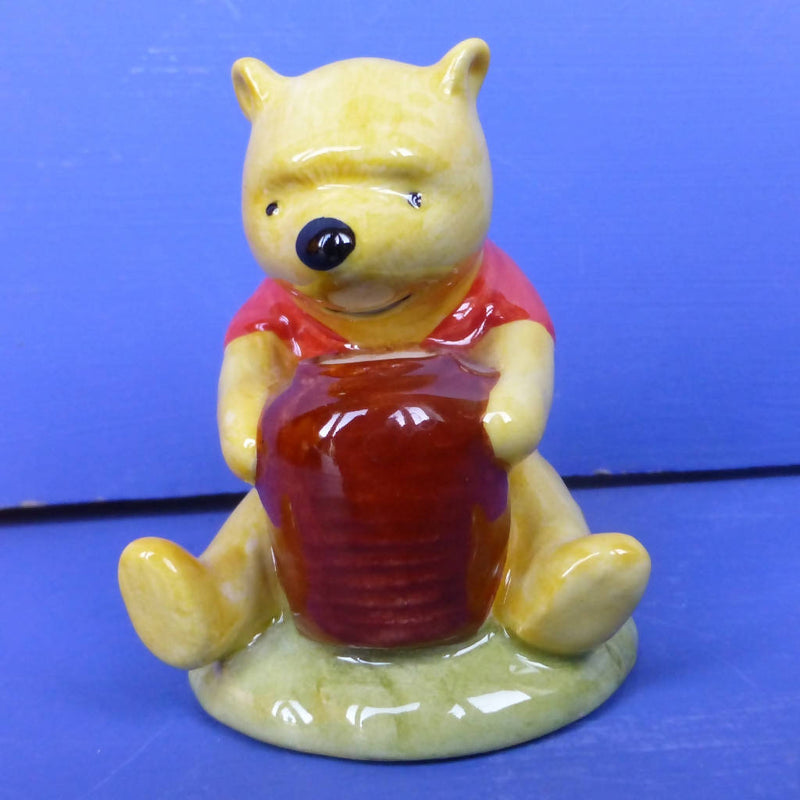 Royal Doulton Winnie The Pooh Figurine - Winnie The Pooh And The Honeypot WP1