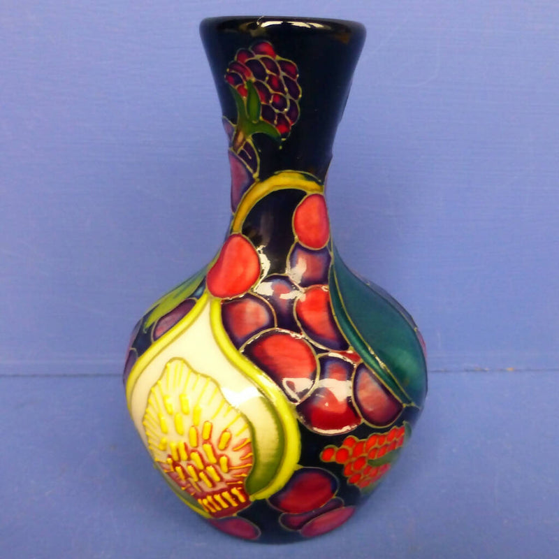 Moorcroft Queens Choice Small 9